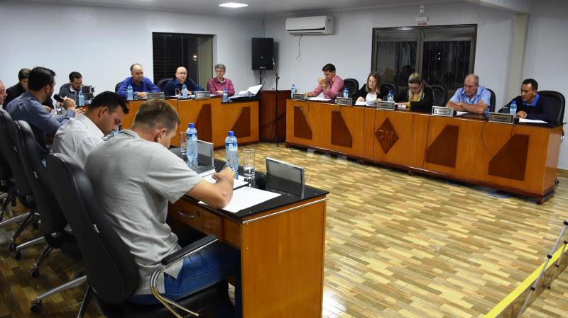 Plenário discute Lei de Diretrizes Orçamentárias